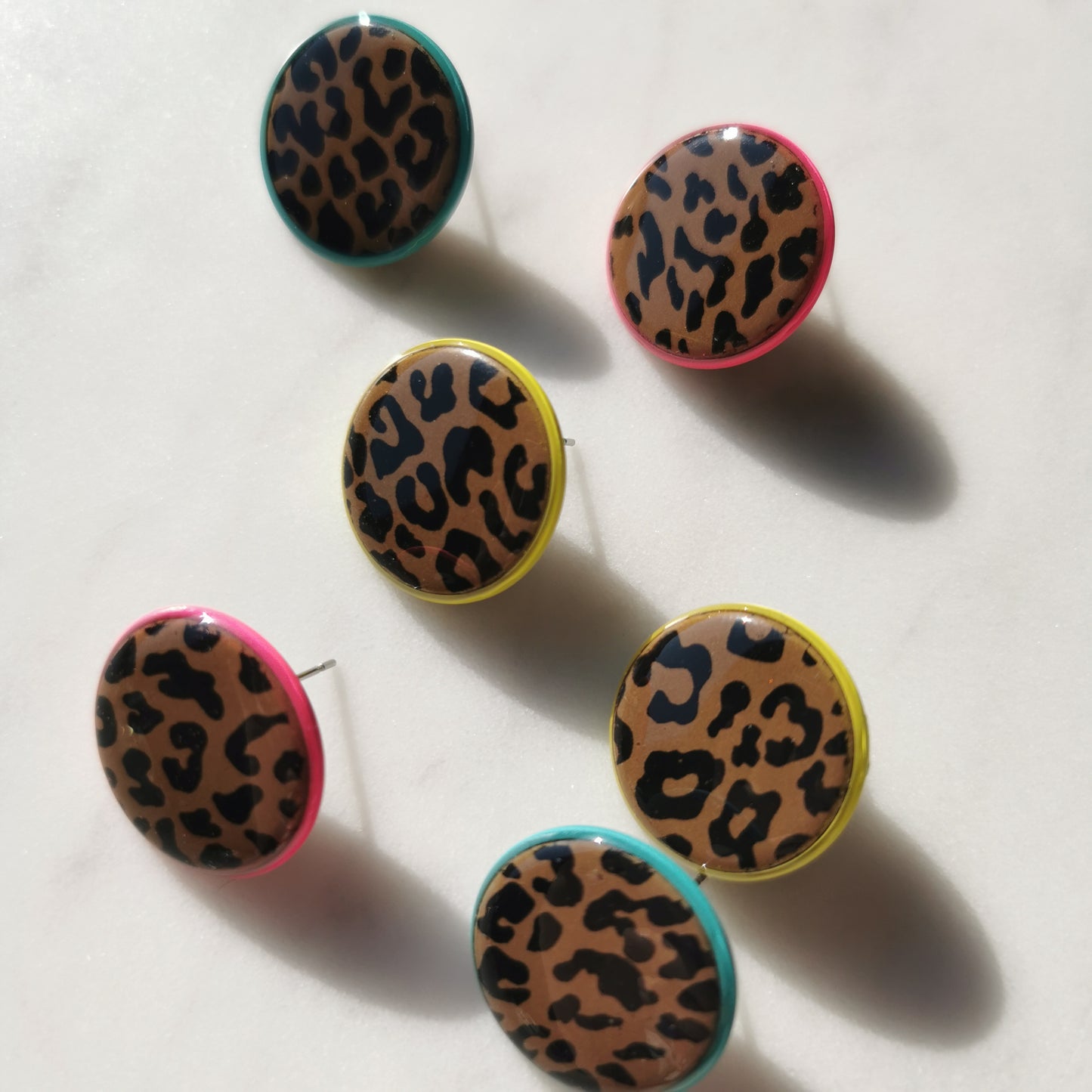 Lined leopard stud.