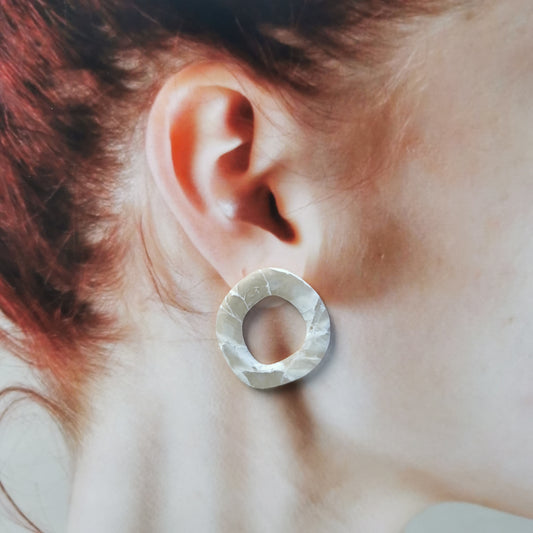 Organic peekaboo quartz maxi stud earring