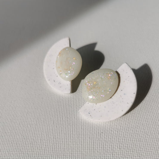 White Opal maxi statement stud